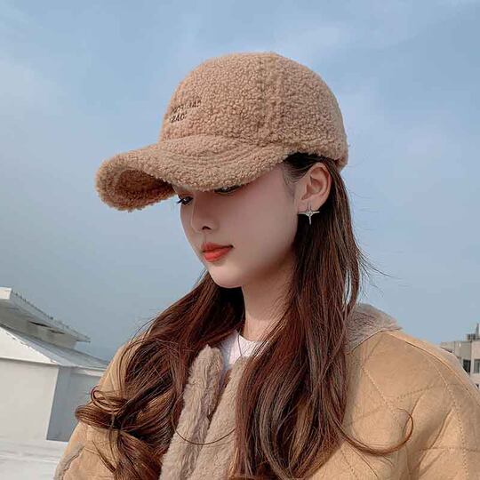 Mqvq Lamb Wool Duckbill Cap for Women, Winter 2026, Korean Style, Large Head Circumference, Thickened, Warm, Lettered Plush Baseball Cap