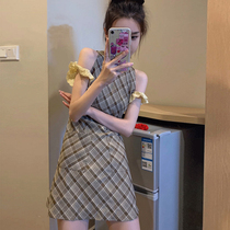 Small design sense fairy plaid dress female Summer 2020 new French skinny hipster skirt