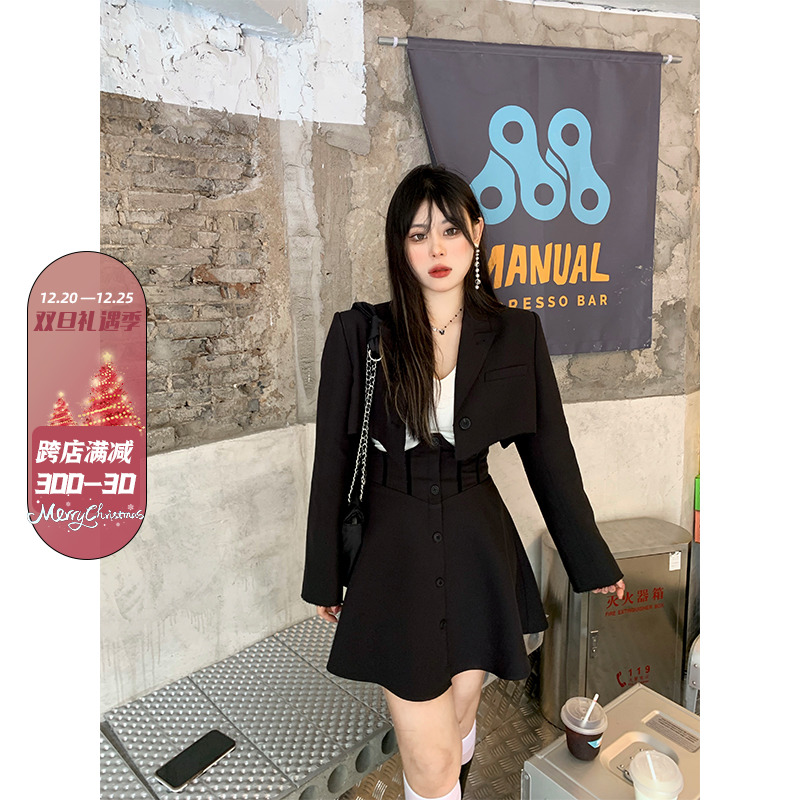 Kurosawa Xuanqi slightly fat mm early autumn new black shoulder pad small suit top high waist thin skirt suit female