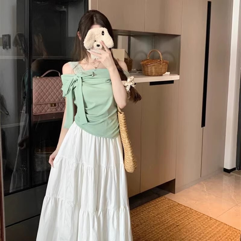 Plus Size Asymmetrical Bow Off-Shoulder Short-Sleeve T-Shirt for Women, Unique and Beautiful, Slimming, Off-Shoulder Top for Summer