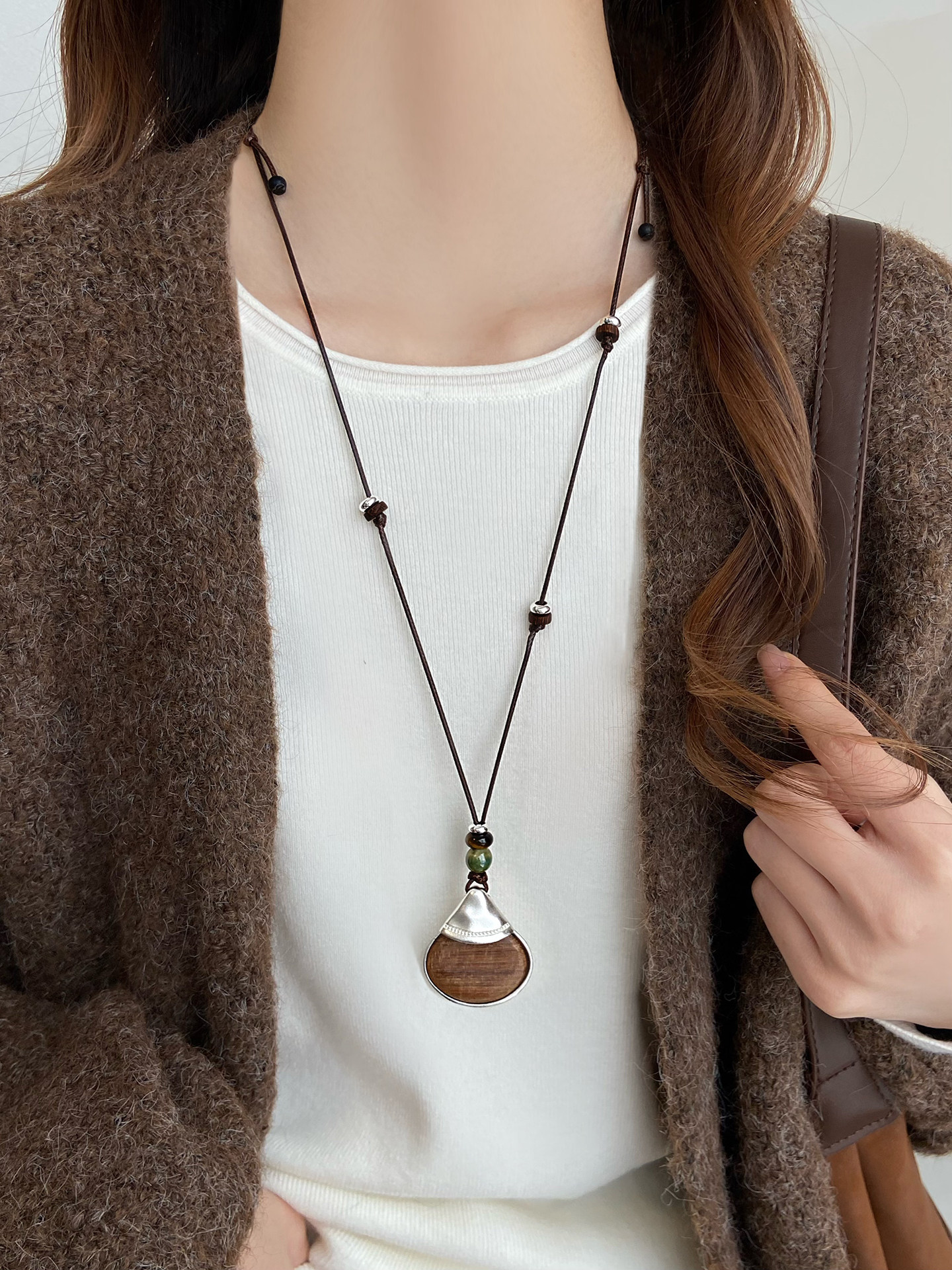 Brown Long Leather Cord Sweater Necklace Sweater Chain Autumn and Winter Versatile Elegant High-End Light Luxury Niche Accessory for Women