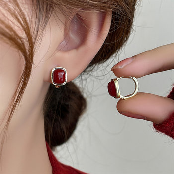 Red Exquisite Ear Cuff Earrings with a Niche Design, High-End Stud Earrings for Women, Pure Silver, Unique Light Luxury Autumn and Winter New Year Earrings