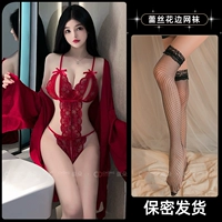 Красный костюм+черные чистые носки