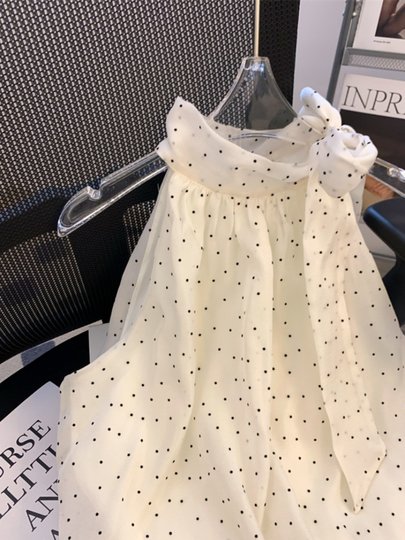 miu风波点系带挂脖雪纺衬衫女夏季宽松遮肚子娃娃衫超仙无袖上衣