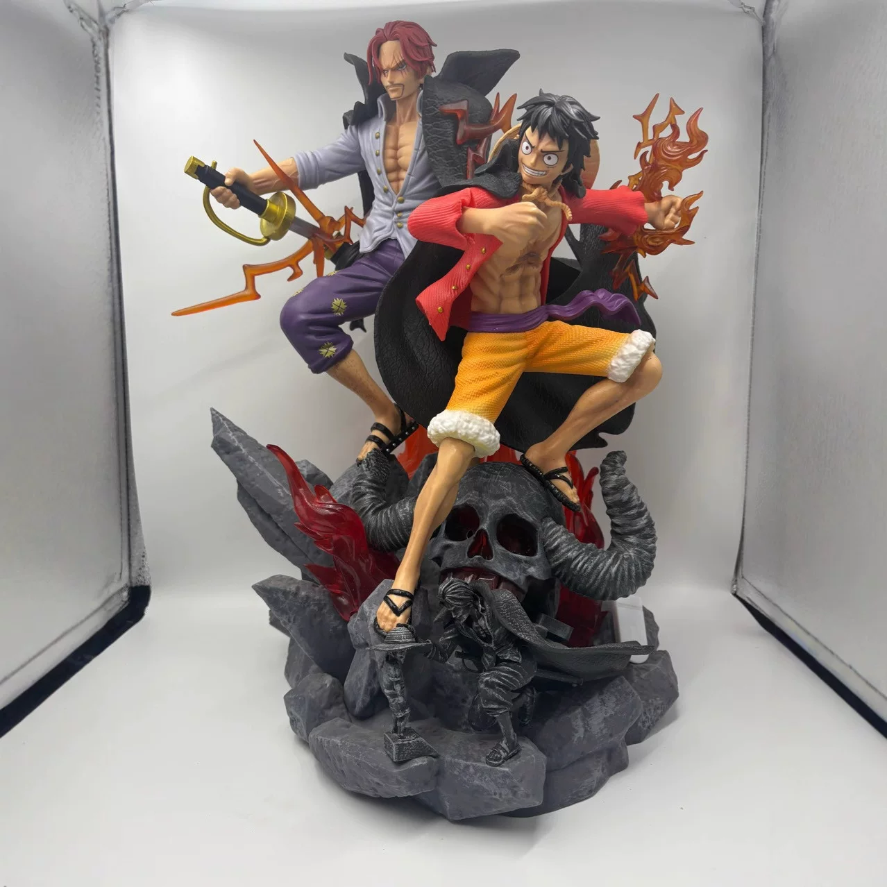 One Piece model peripheral inheritance bond four emperors Shanks Straw Hat Luff statue model extra large statue