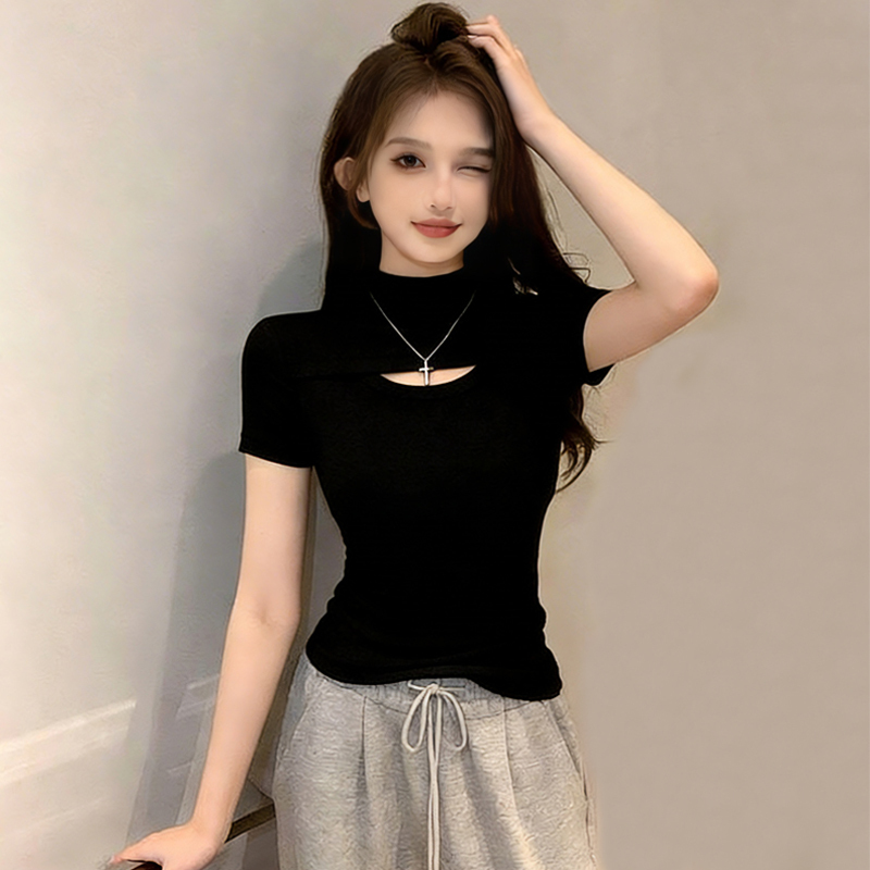 Threaded Black Half-High Collar Short-Sleeve T-Shirt for Women, Spring and Summer Slim-Fit Design Half-Sleeve Top with a Mid-Neck Hollow-Out Base Shirt