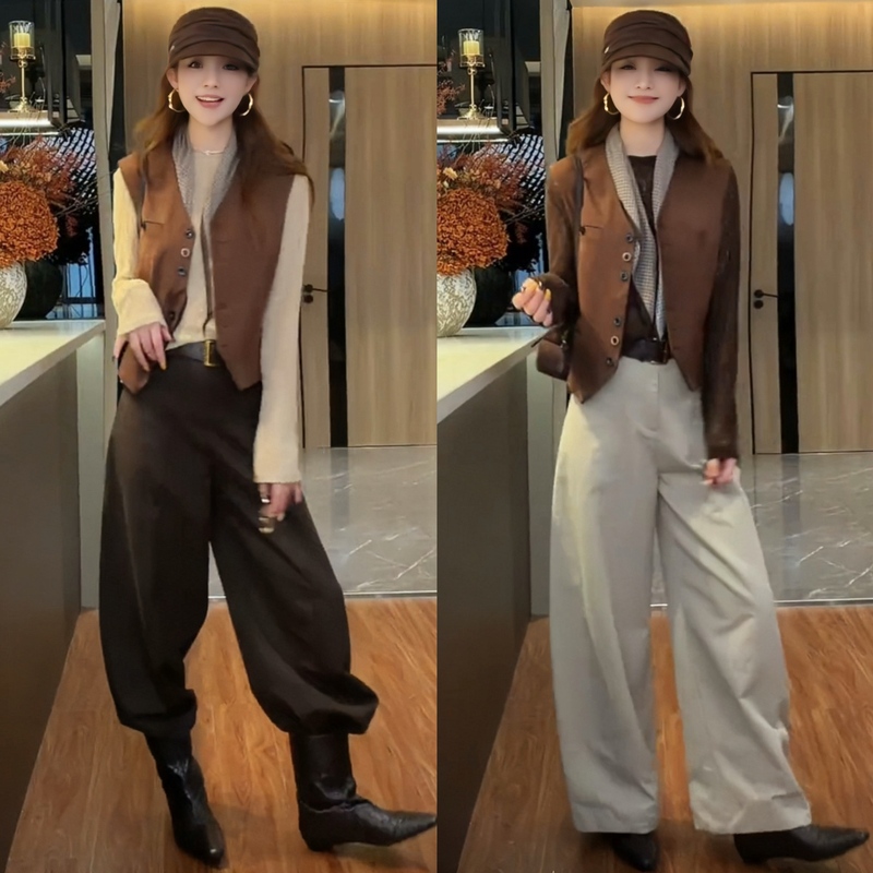 2026 Early Autumn New Korean Style Retro Age-Reducing Outfit for Women, Lace Hollow-Out Base Shirt, Vest, and Wide-Leg Pants Three-Piece Set