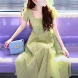 Брендовое зеленое платье, рукава фонарики