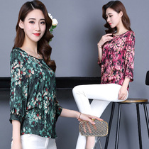 2024 spring and summer new mothers clothing bottoming shirt loose middle-aged and elderly womens half-sleeved South Korean silk printed shirt
