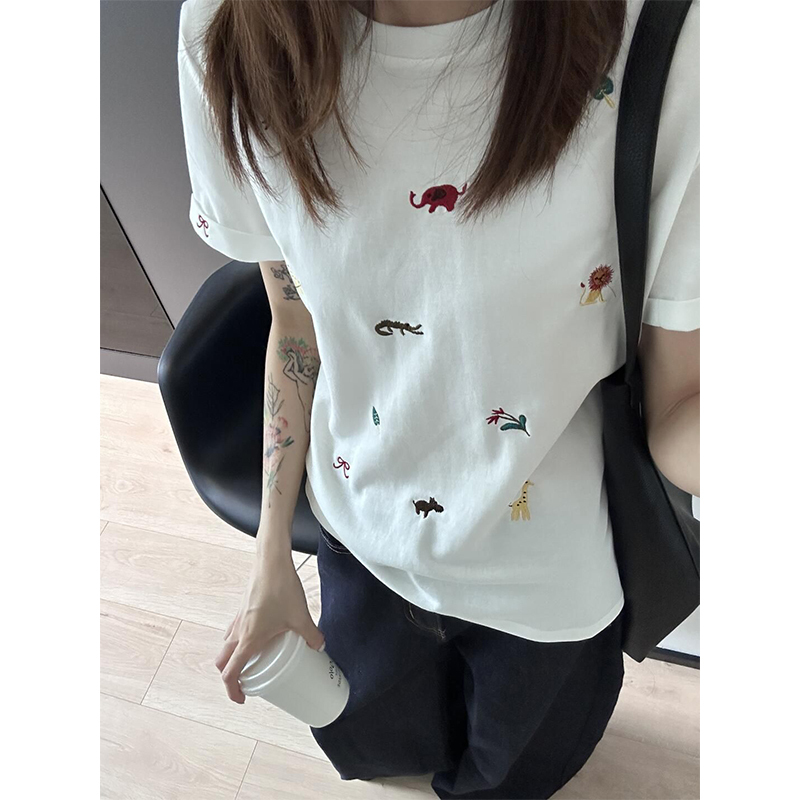 Cute and Fun Animal Embroidered Round Neck, Regular Shoulder, Slimming Short-Sleeve T-Shirt for Women, Summer White Design, Niche Top