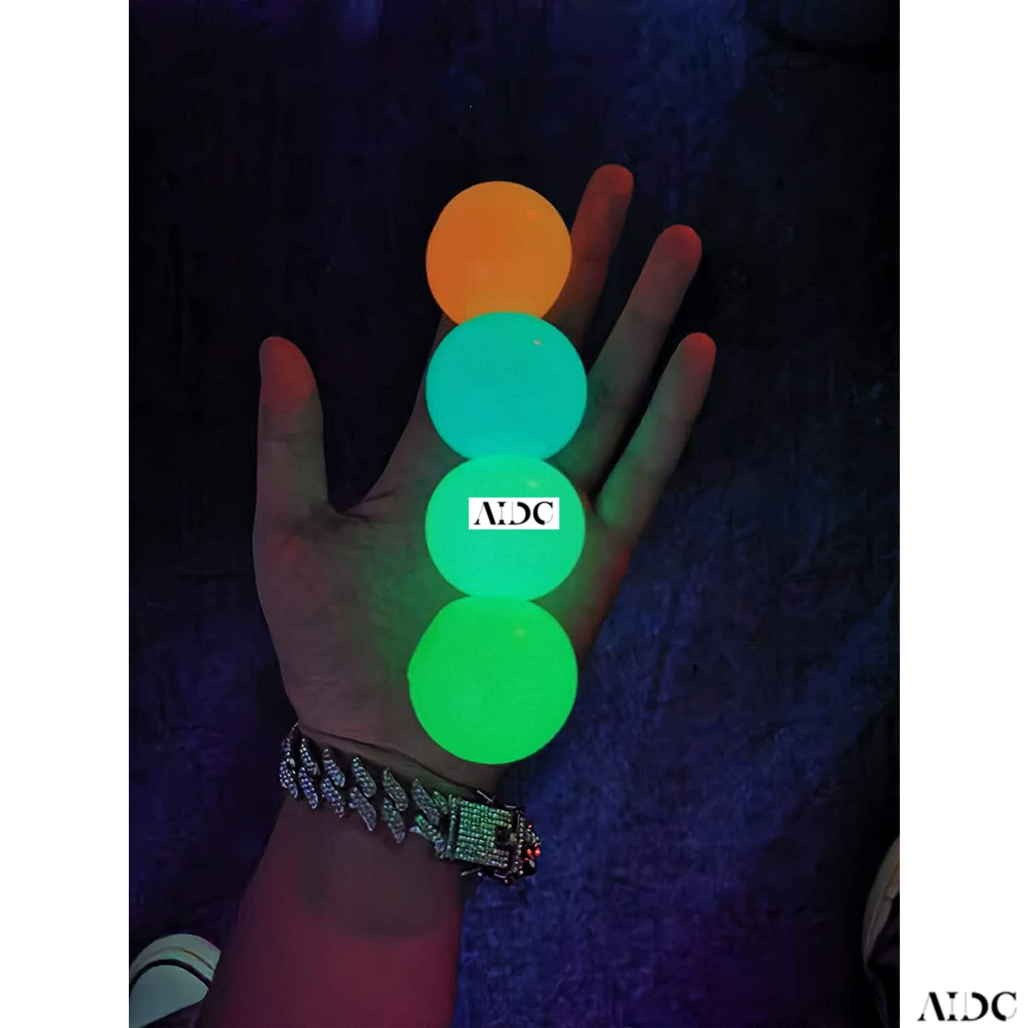 4PCs Squeeze Toys Luminous Sticky Wall Balls Stress globbles