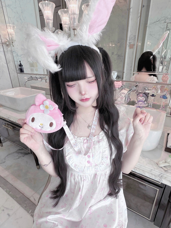 Original Model “Sleeping Beauty” with a Slightly Oversized Neckline ~ Spring/Summer Style Cute and Pure Ice Silk Lace Nightgown for Girls Original Model “Sleeping Beauty” with a Slightly Oversized Neckline ~ Spring/Summer Style Cute and Pure Ice Silk Lace Nightgown for Girls