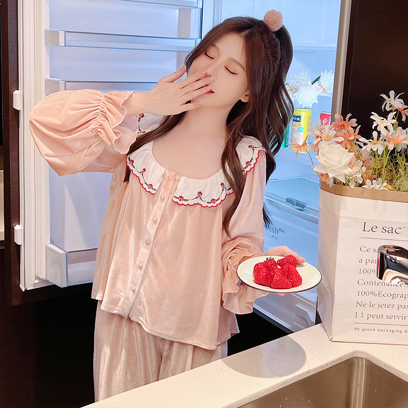Zhao Lusi Style Pajamas for Women, Spring and Autumn Velvet Long-Sleeve Two-Piece Set, Sweet and Can Be Worn Outside, Home Wear, Winter Style Zhao Lusi Style Pajamas for Women, Spring and Autumn Velvet Long-Sleeve Two-Piece Set, Sweet and Can Be Worn Outside, Home Wear, Winter Style