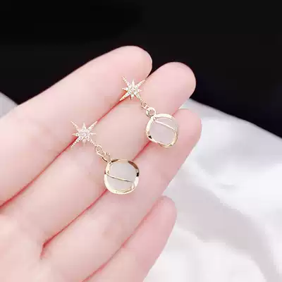 Earrings 2021 autumn and winter New retro earrings temperament female Net red senior sense explosive ear needles light luxury earrings tide