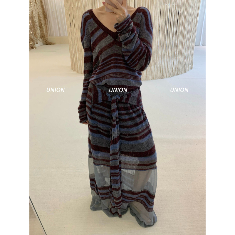 Union Officially Authorized Playaply 26 Autumn/Winter Striped Knit Top + Patchwork Knit Skirt