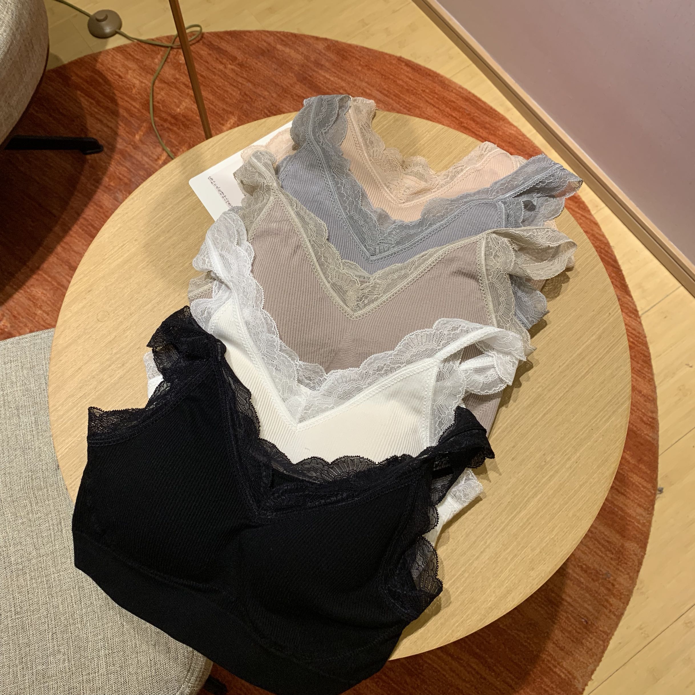 Super easy to wear 0 bondage lace gathered one piece chest pad seamless underwear yoga vest bra