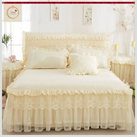 Кремового цвета