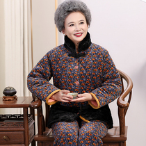 Middle-aged and elderly womens quilted pajamas in autumn and winter thickened and velvet middle-aged mothers modern coral velvet home clothes set