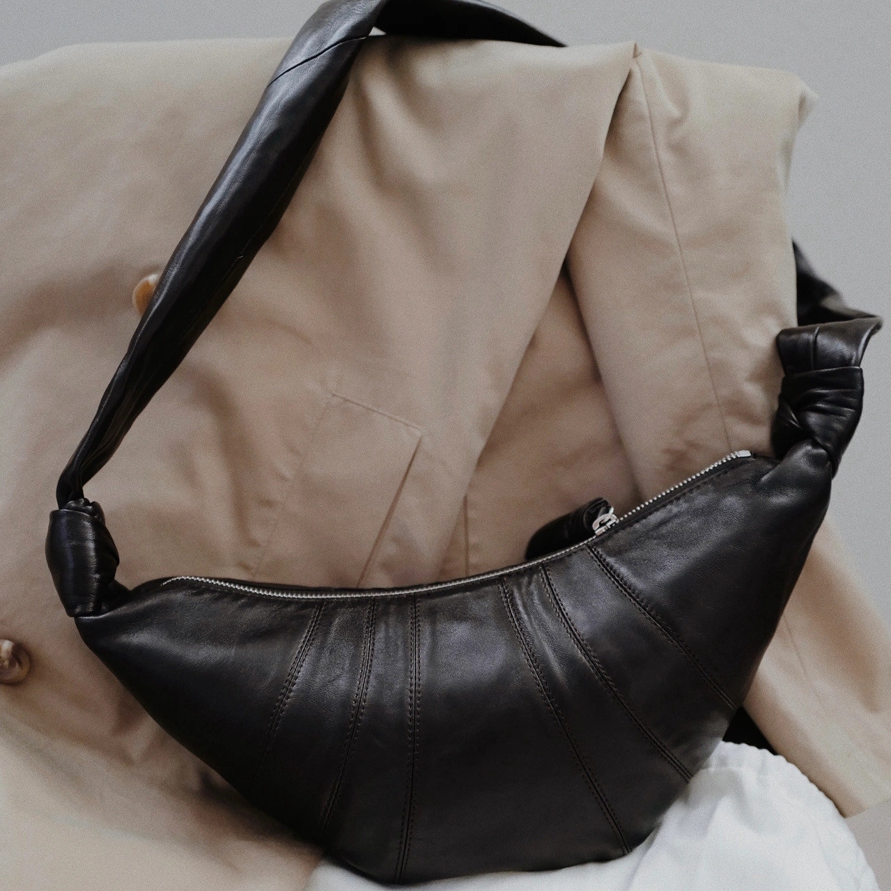 Genuine Leather small crowdwoman bag Single shoulder Superfire Horn Bag Slanted Satchel 100 Hitch Dumplings Bag Commute to Purse Strings-Taobao