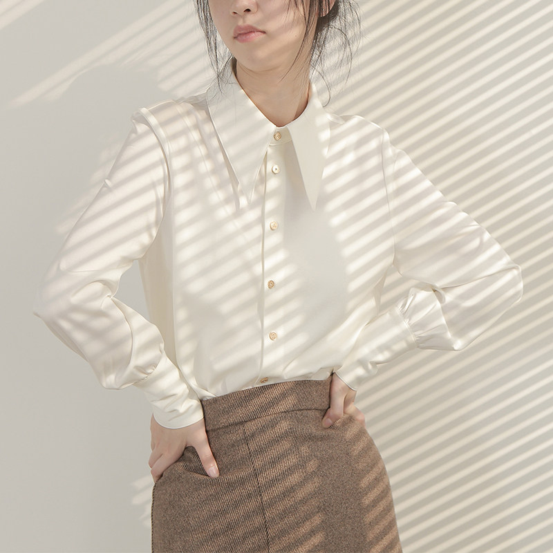 High-end boutique European women's satin pointed collar white shirt, autumn style, unique and elegant long-sleeved top