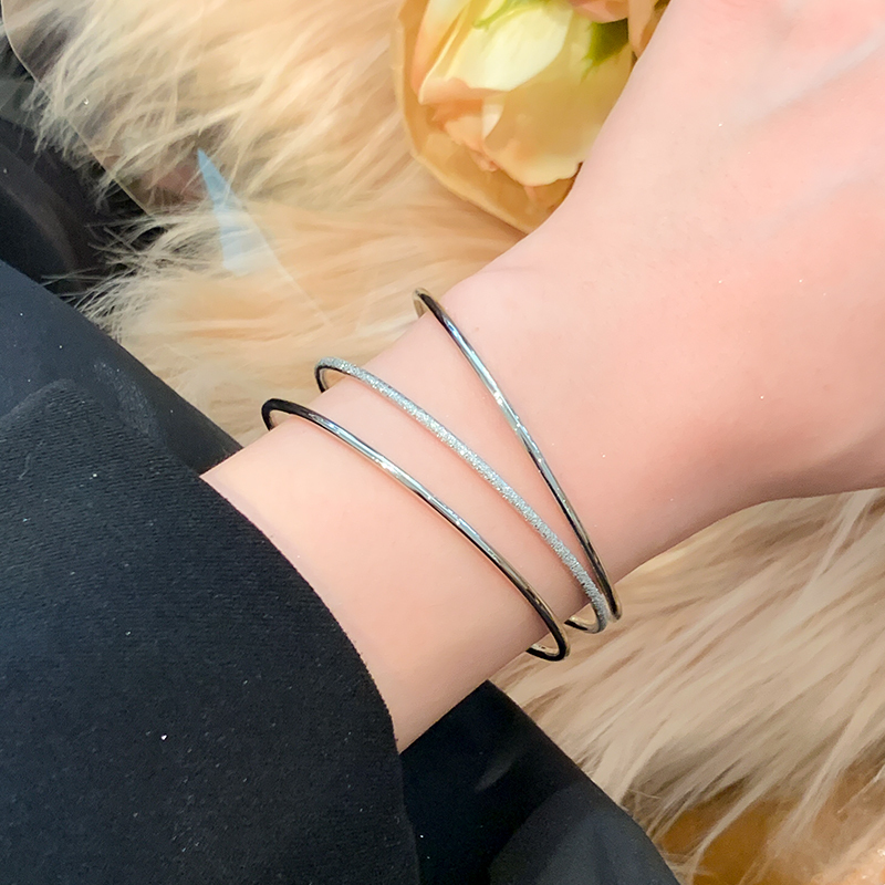 Daily Wear~ Three Lives Three Worlds Plain Ring Bracelet, Light Luxury Niche Exquisite Titanium Steel Bracelet for Women, Hand Jewelry Daily Wear~ Three Lives Three Worlds Plain Ring Bracelet, Light Luxury Niche Exquisite Titanium Steel Bracelet for Women, Hand Jewelry