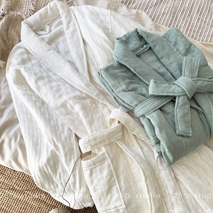 Real Shot~ Autumn and Winter Thickened Gauze Bathrobe, 6 Layers of Soft Cotton Gauze, Antibacterial, Comfortable, Home Wear, Green Fruit Collar, Mid-Length Nightgown Real Shot~ Autumn and Winter Thickened Gauze Bathrobe, 6 Layers of Soft Cotton Gauze, Antibacterial, Comfortable, Home Wear, Green Fruit Collar, Mid-Length Nightgown