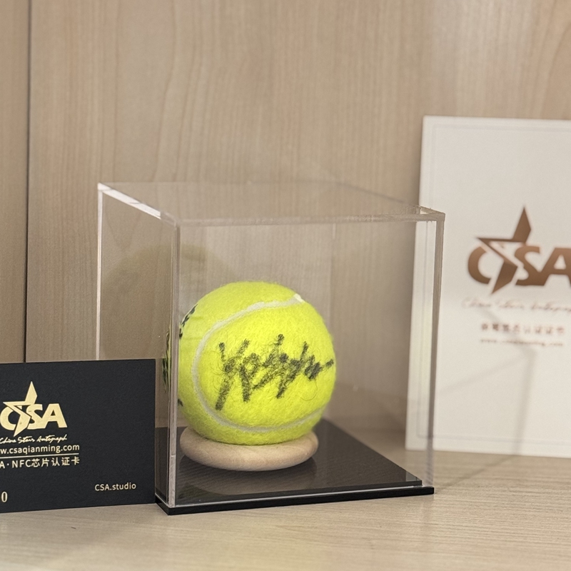 Authentic* Zheng Qinwen's Autographed Tennis Merchandise, Same Model as Csa, Gift for Friend's Birthday, Collection Box, Open Tournament