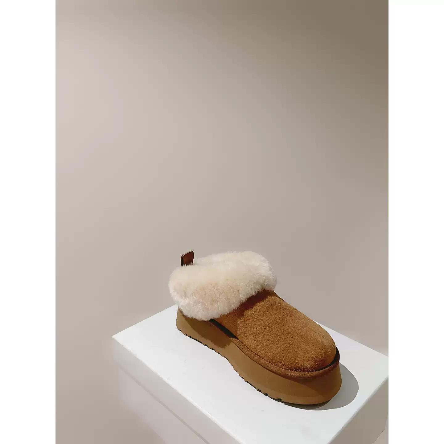 Snow boots, Australian lambskin