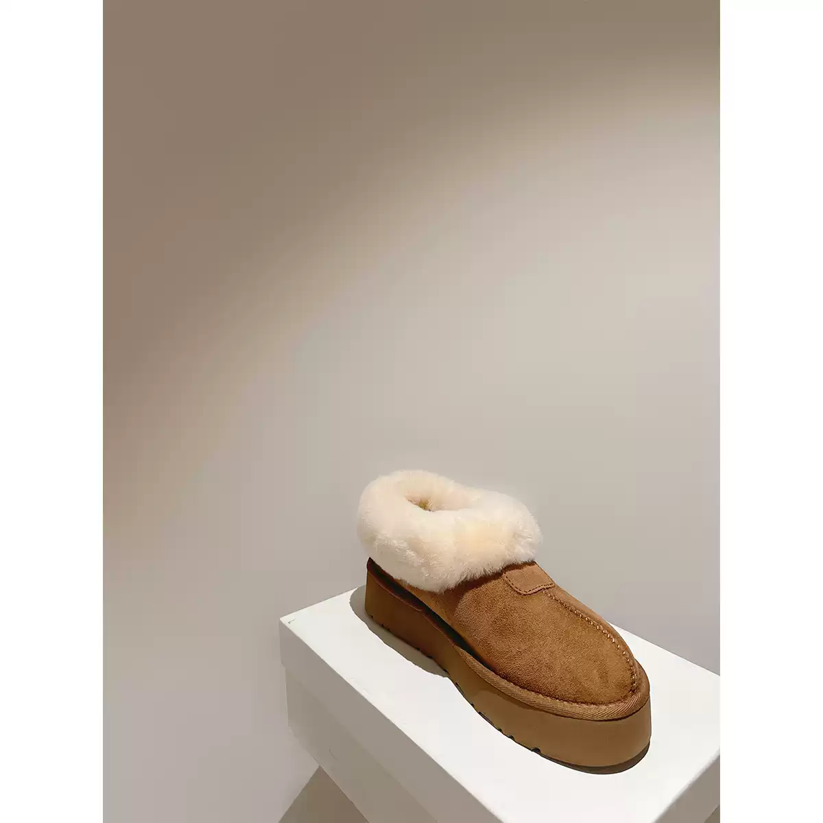 Snow boots, Australian lambskin