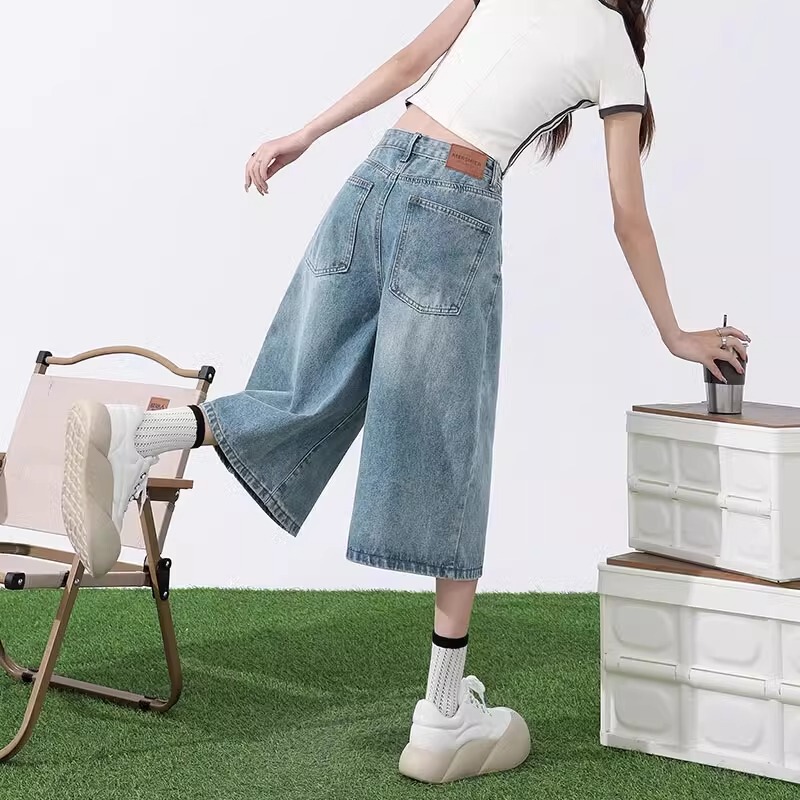 Light Blue Cropped Wide-Leg Jeans for Women, Summer 2026 New Style, Pear-Shaped, Loose, Slimming, Straight-Leg, 7/8 Length Pants
