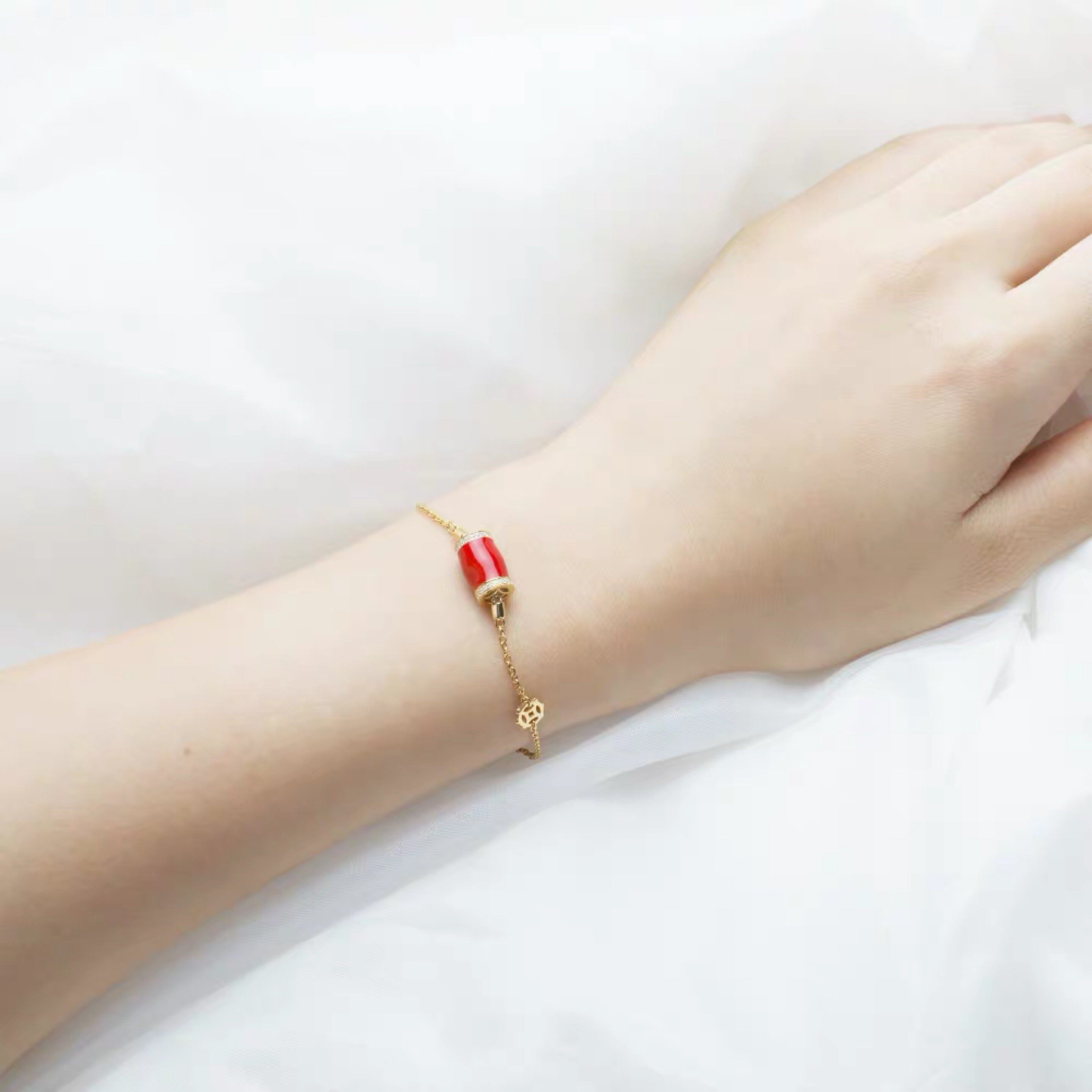 Hoe Mountain Drum Culture and Creation Warm Sunlight Appreciation Hand Chilling