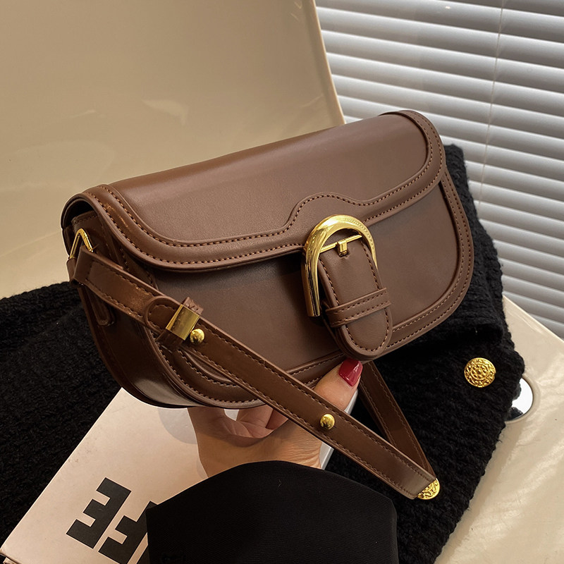 Small bag women's 2022 new trendy hat fashion high-end one-shoulder Messenger bag French niche small square bag