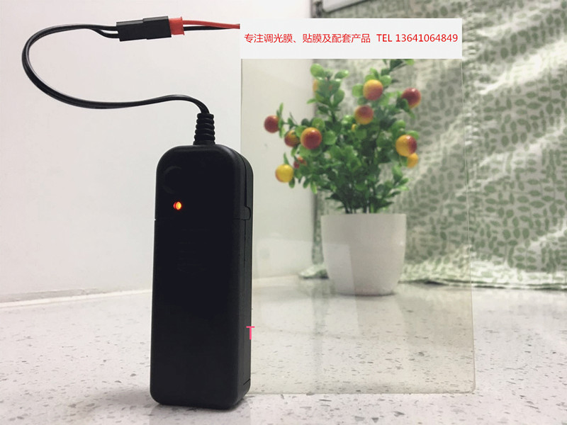 Intelligent liquid crystal adhesive film black liquid crystal color-changing clamp-wire electrifying glass sample to send battery case driver