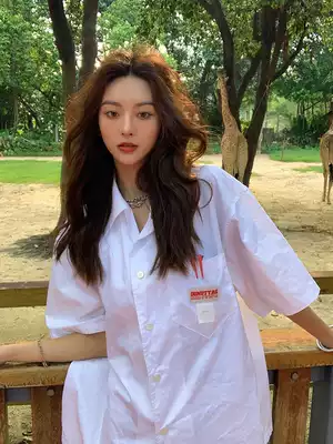 DNT Han Huohuo texture full score is not clear at a glance at the embroidered butterfly couple short-sleeved white shirt