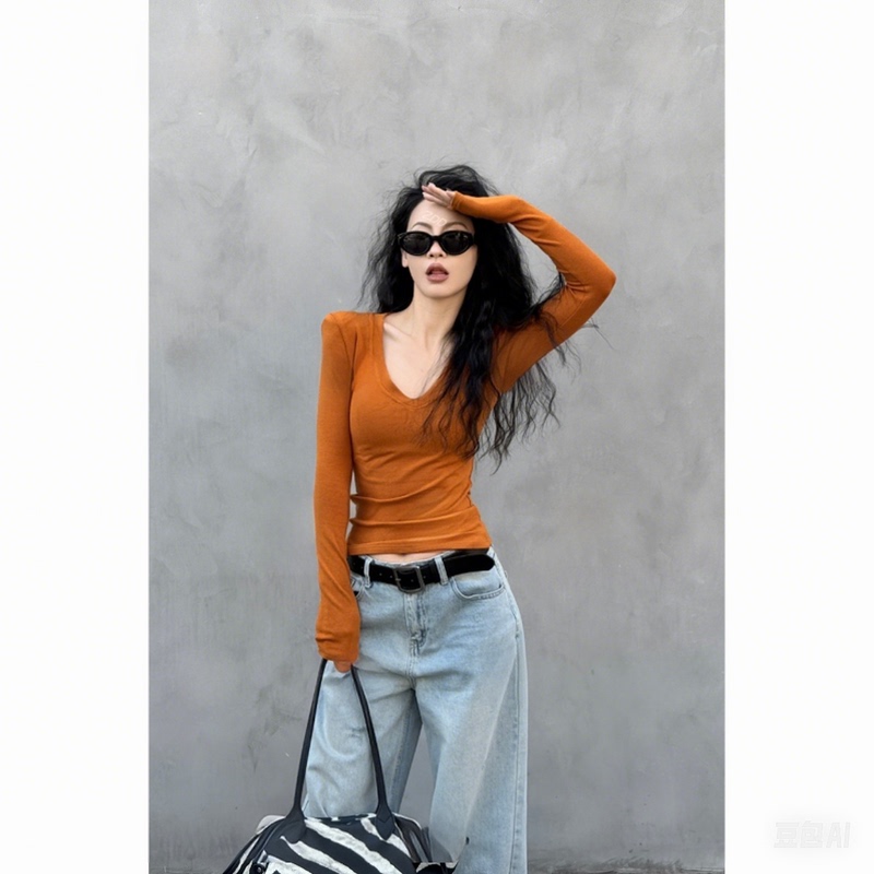 Trendy and Sexy V-Neck T-Shirt with a Unique Design, Slim Fit, and Stylish Base Layer for Spring