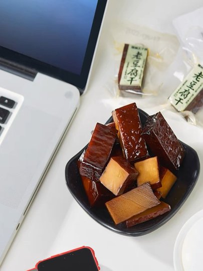 Sichuan-Style Braised Tofu, Five-Spice Spicy Prince Cave Tofu, Hard Small-Packaged Snacks, Leisure Snacks for Watching Dramas, Old-Fashioned Tofu