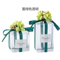 Темно -зеленая прозрачность