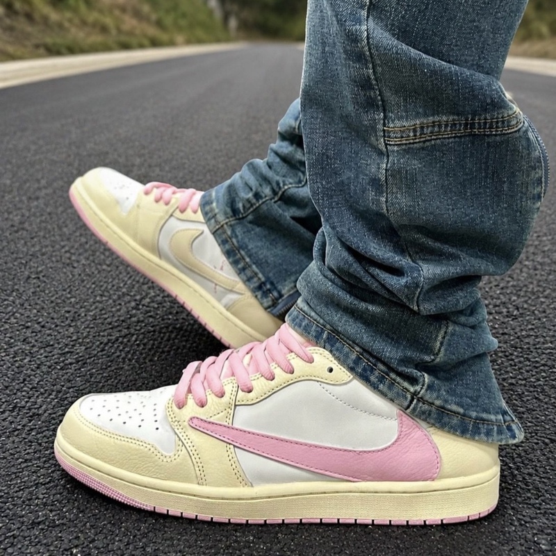Jordan×Travis Scott Air Jordan 1 Pink Swoosh Trendy Fashion Sneakers Iq7604