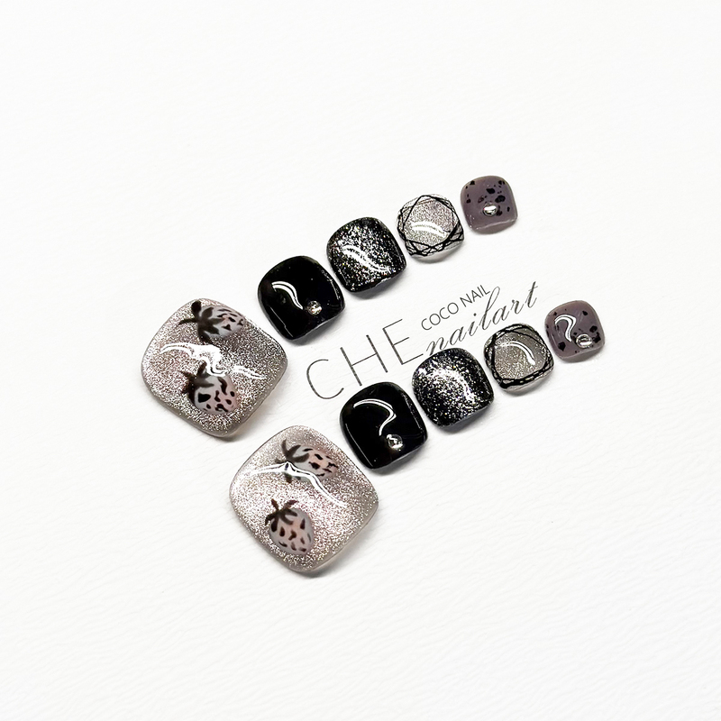 2026 New Handmade Toe Nail Art Wearable Nails Hand-Painted Strawberry Dark Sweet Cool Toe Nails High-End Whitening Effect 685