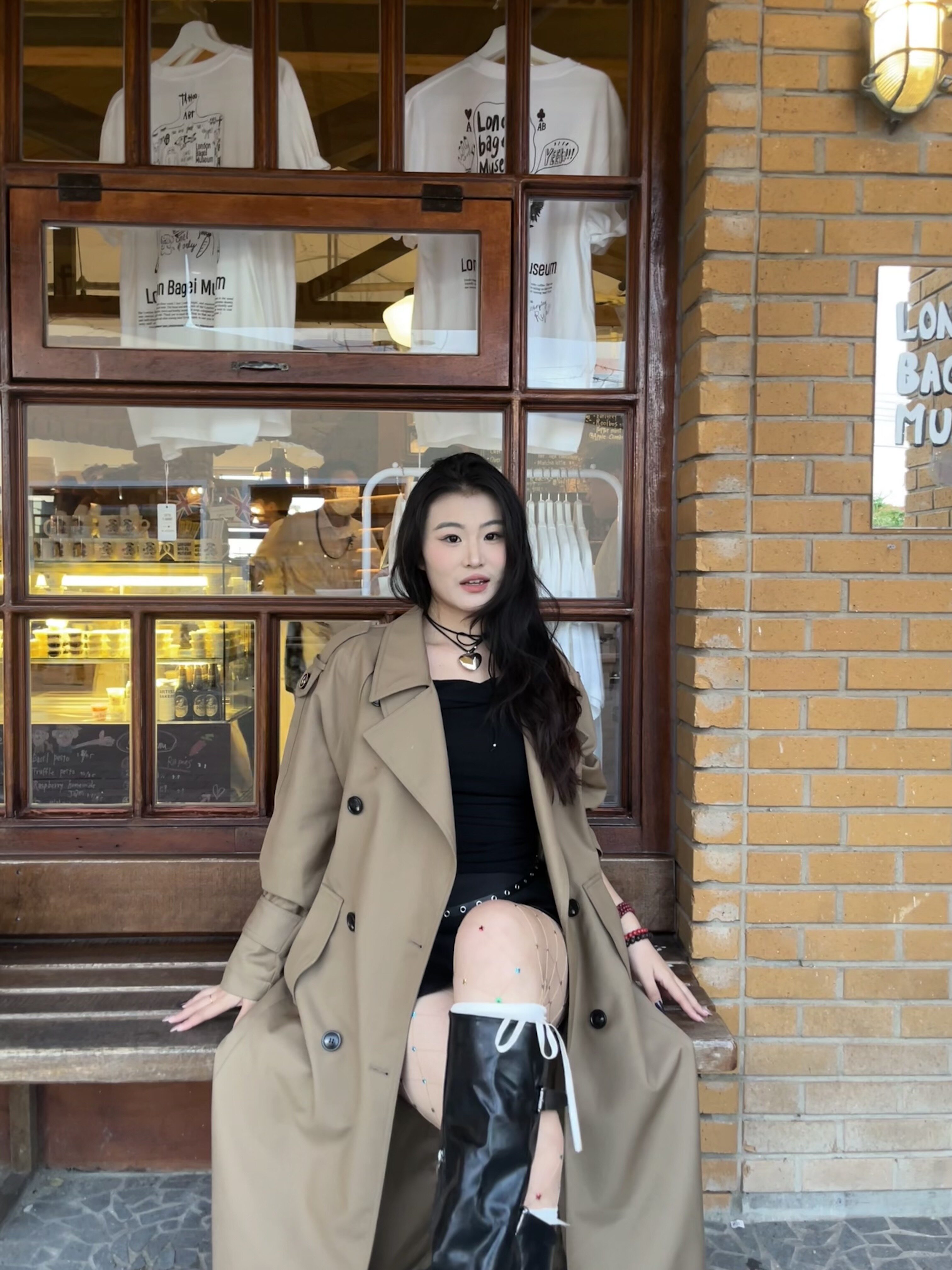 解锁法式优雅密码——周淼ZHOUMIAO"巴黎旧梦"风衣穿搭图鉴