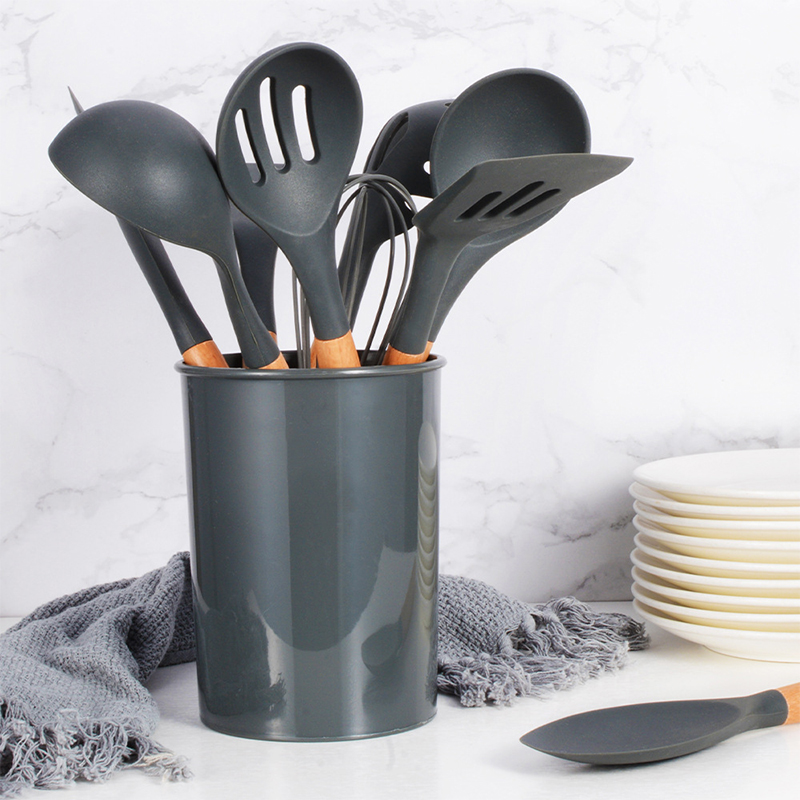 Non-sticky silicone shovel Scrubber shovel high temperature special silicone pan shovel fried spoon kitchenware set