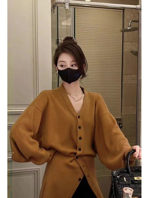 Brown mid-length V-neck sweater knitted cardigan jacket for women in autumn and winter, high-end and super nice-looking waist-cinching early spring top