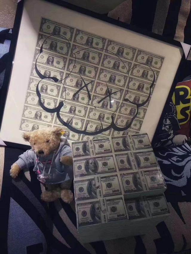 Edison Chen and Shawn Yue of the same style spoof US dollar joint limited edition skeleton dollar painting decorative painting