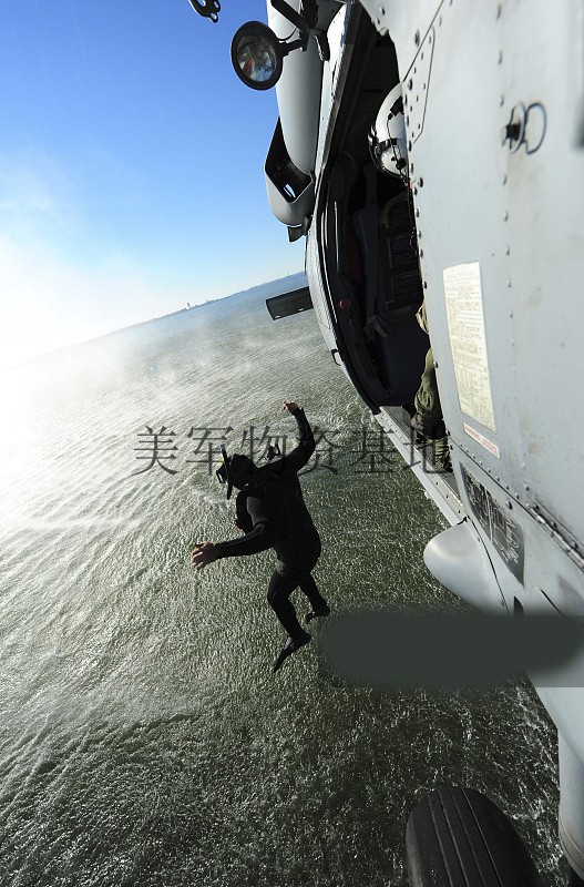 US Navy heavyweight lightweight low temperature cold wetsuit US Navy wetsuit US winter wetsuit