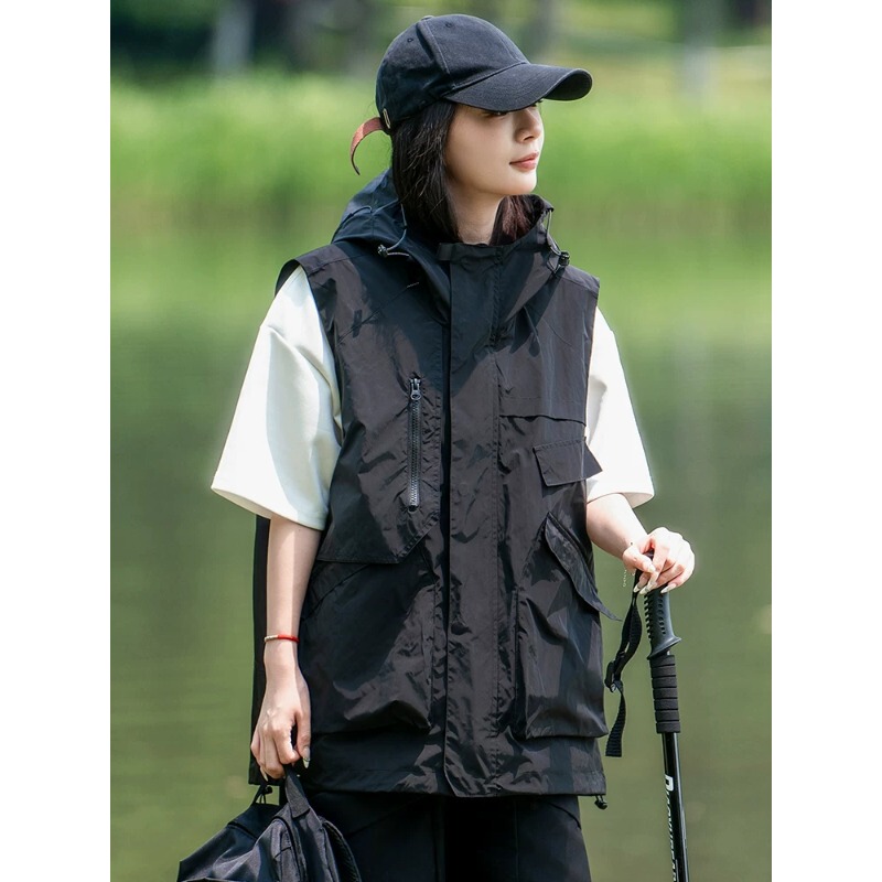 Outdoor Workwear Vest with Large Pockets for Men and Women, Summer Mountain-Style Hiking Vest, Functional, Lightweight, Breathable, Trendy Outdoor Workwear Vest with Large Pockets for Men and Women, Summer Mountain-Style Hiking Vest, Functional, Lightweight, Breathable, Trendy