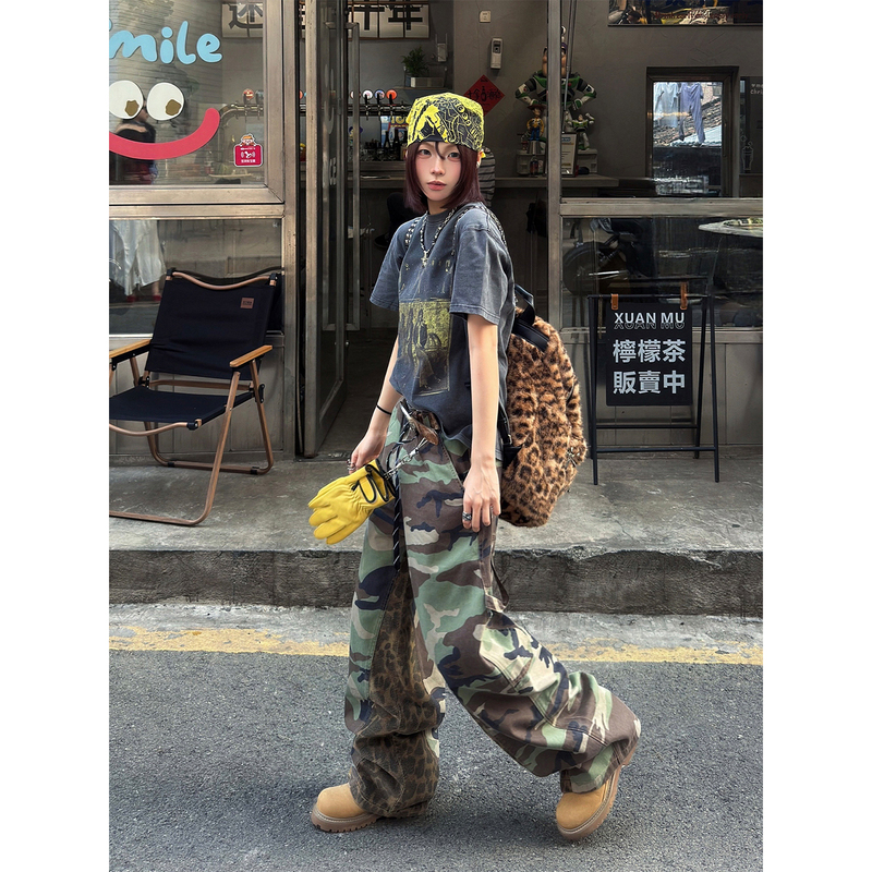 American High Street Leopard Print Camouflage Cargo Pants for Men and Women with Patchwork Design, Wide-Leg Pants, Loose Straight-Leg Casual Long Pants American High Street Leopard Print Camouflage Cargo Pants for Men and Women with Patchwork Design, Wide-Leg Pants, Loose Straight-Leg Casual Long Pants