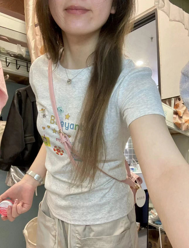 Niche Sweet and Cool Gray Off-The-Shoulder Short-Sleeved T-Shirt for Women, Summer American Retro Slim-Fit Short Top