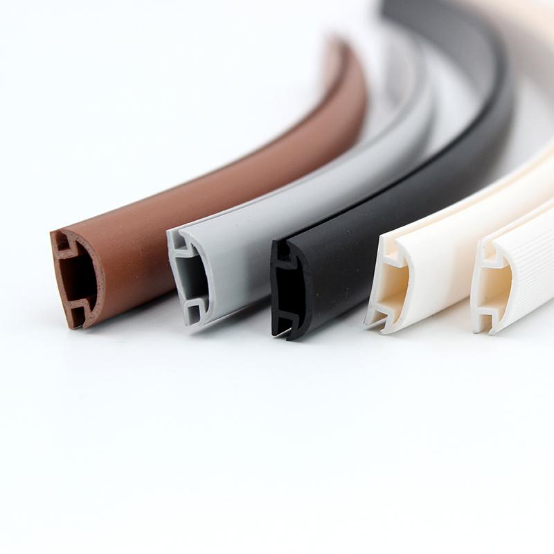 衣柜推拉门的秘密守卫者：隐藏式密封防尘神器