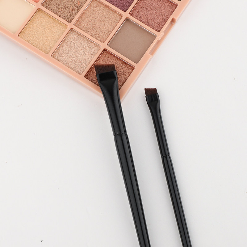 Faye Wong with the same blade eyeliner brush fine oblique eye eyebrow brush outline eyeliner pen portable makeup brush