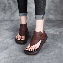 Genuine leather clip toe beach shoes women 2022 summer new outwear herringbone sandals Fashion medium heel thick bottom retro sandals